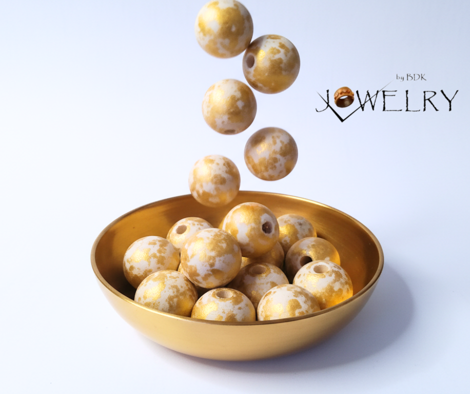 Cream & Gold Vintage Inspired Beads | Set of 20